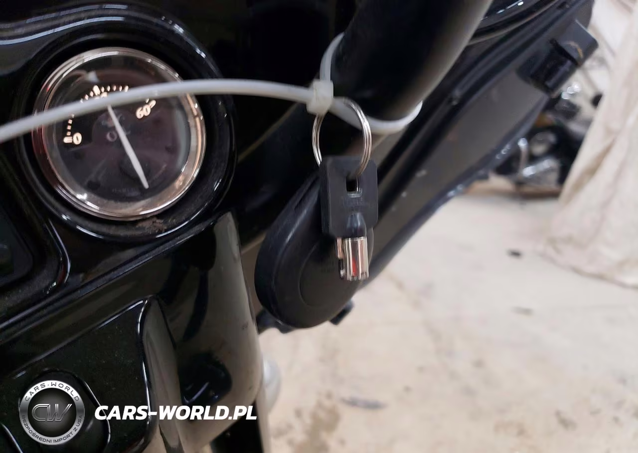 2011 Harley-Davidson Flhtk VIN:1HD1KEM15BB652388 - 8