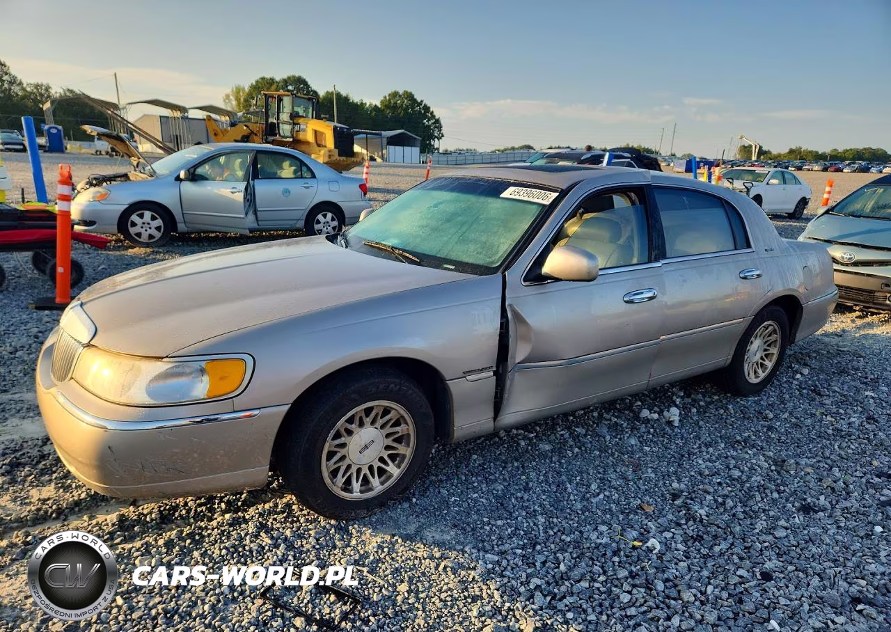 1999 Lincoln Town Car Signature