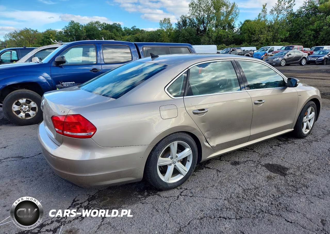 2015 Volkswagen Passat S VIN:1VWAT7A39FC109879 - 3