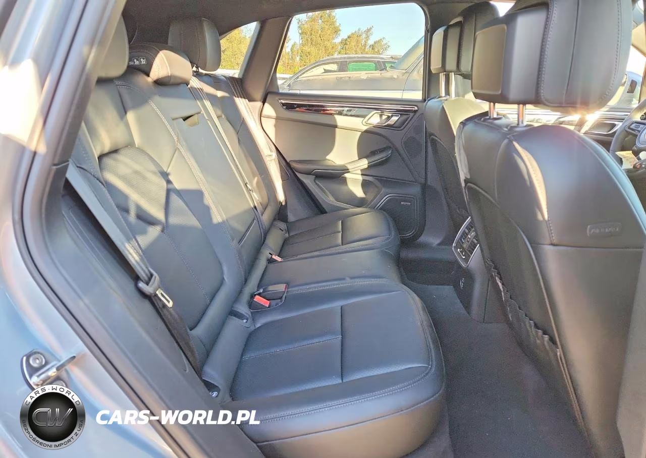 2026 Porsche Macan Base VIN:WP1AA2A58TLB11677 - 11