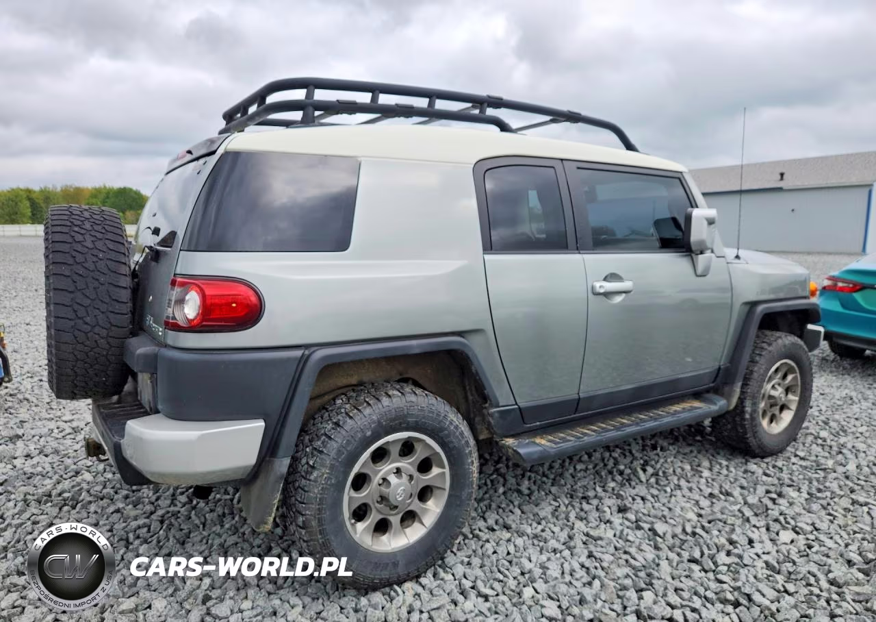 2012 Toyota Fj Cruiser Base VIN:JTEBU4BF2CK123101 - 3