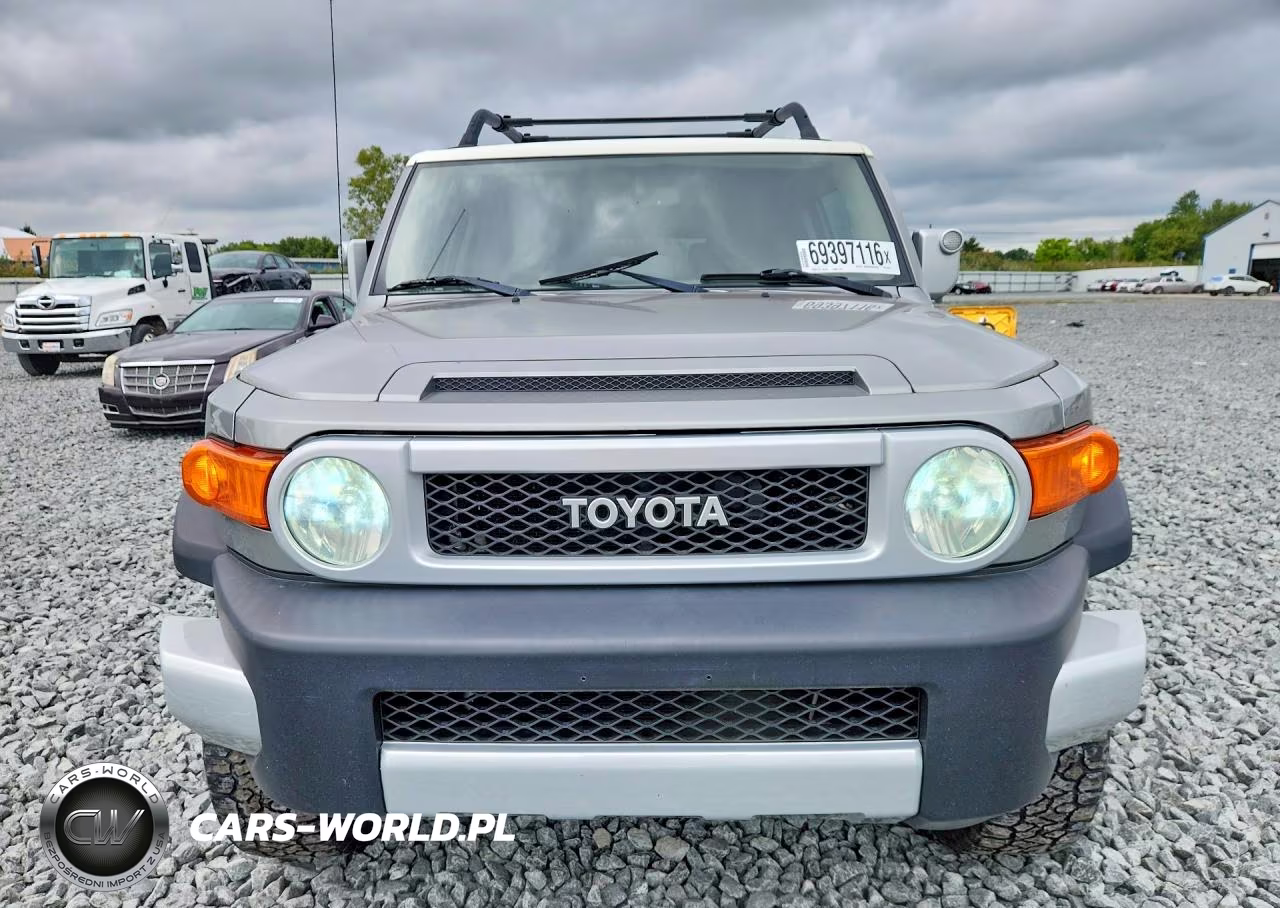2012 Toyota Fj Cruiser Base VIN:JTEBU4BF2CK123101 - 5