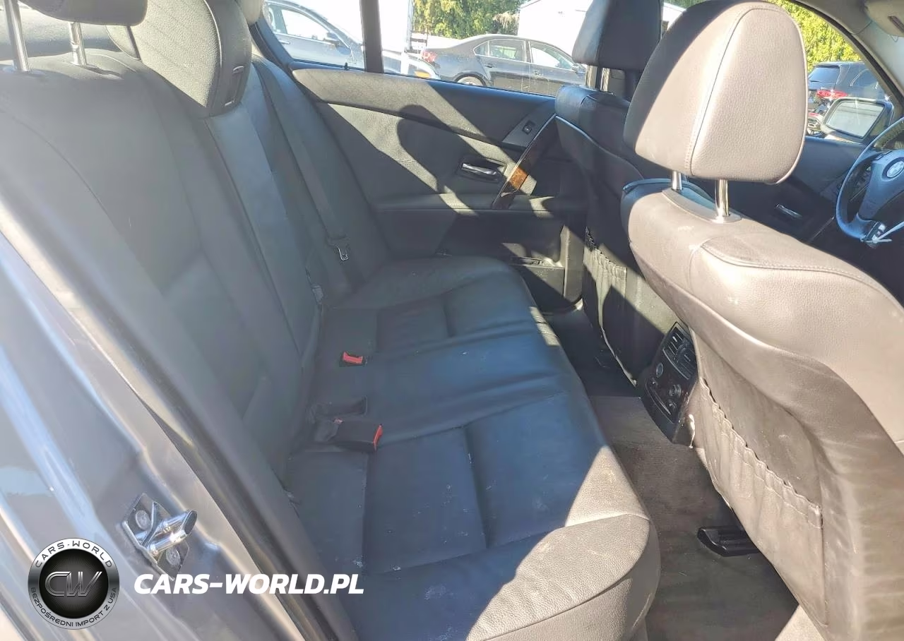 2006 BMW 530 Xi VIN:WBANF73576CU20699 - 10