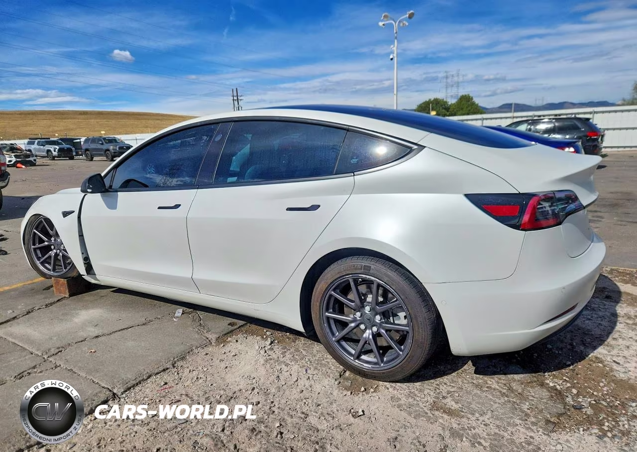 2018 Tesla Model 3 VIN:5YJ3E1EB9JF134829 - 2