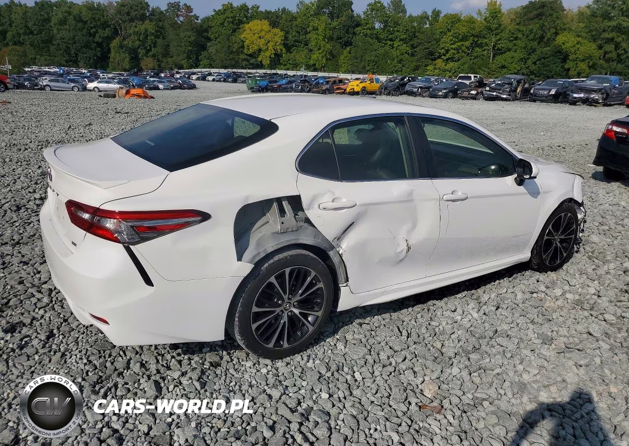 2018 Toyota Camry Se VIN:JTNB11HK8J3070536 - 3