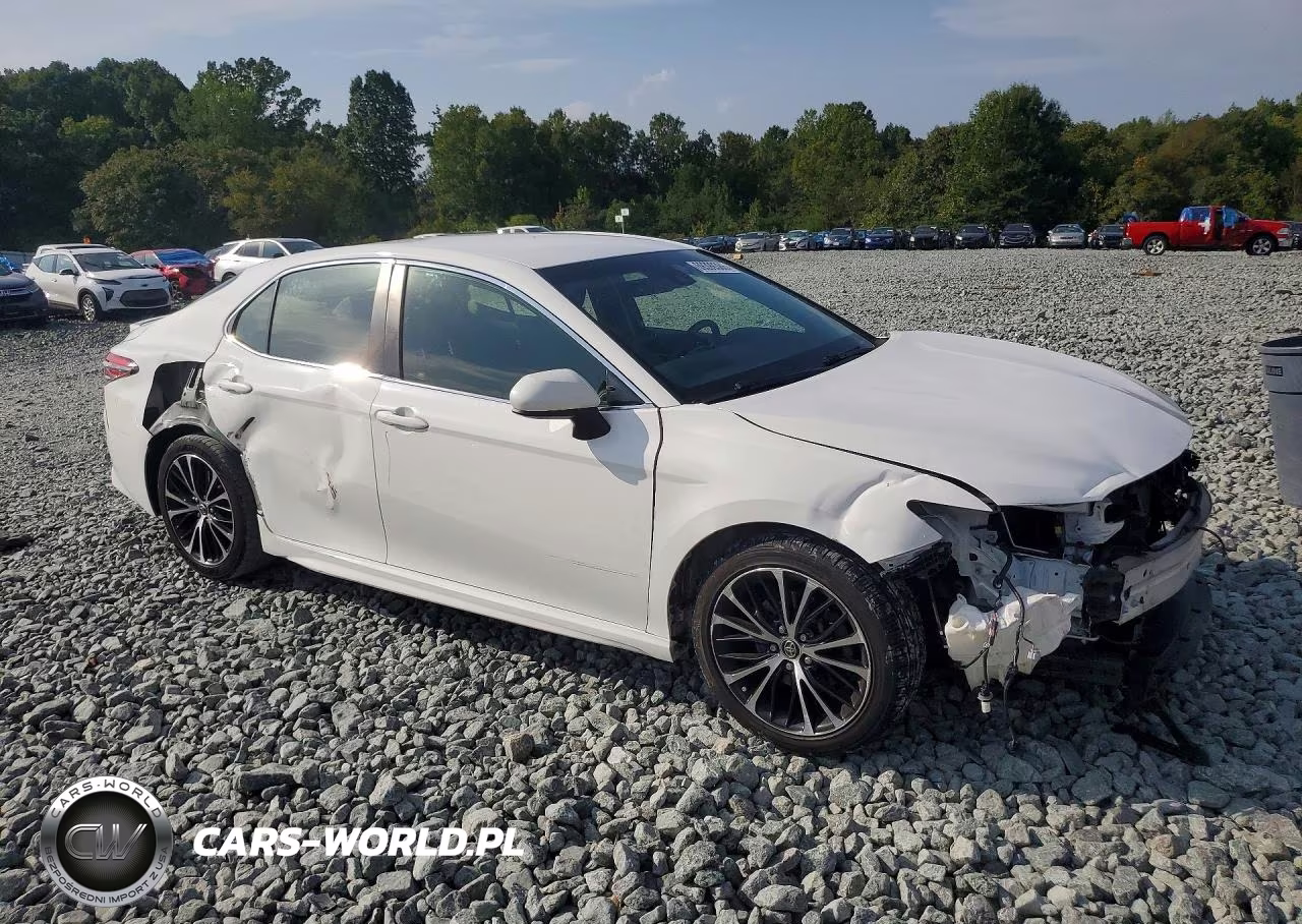 2018 Toyota Camry Se VIN:JTNB11HK8J3070536 - 4