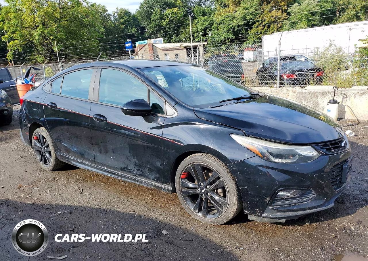 2018 Chevrolet Cruze Lt VIN:1G1BE5SM3J7139273 - 4