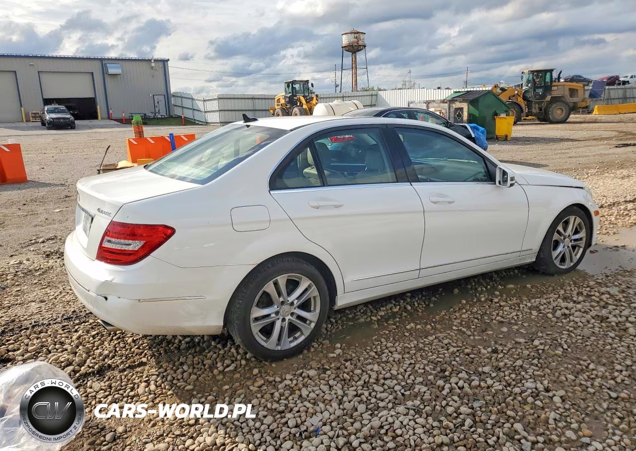 2013 Mercedes-Benz C 300 4Matic VIN:WDDGF8ABXDR266256 - 3