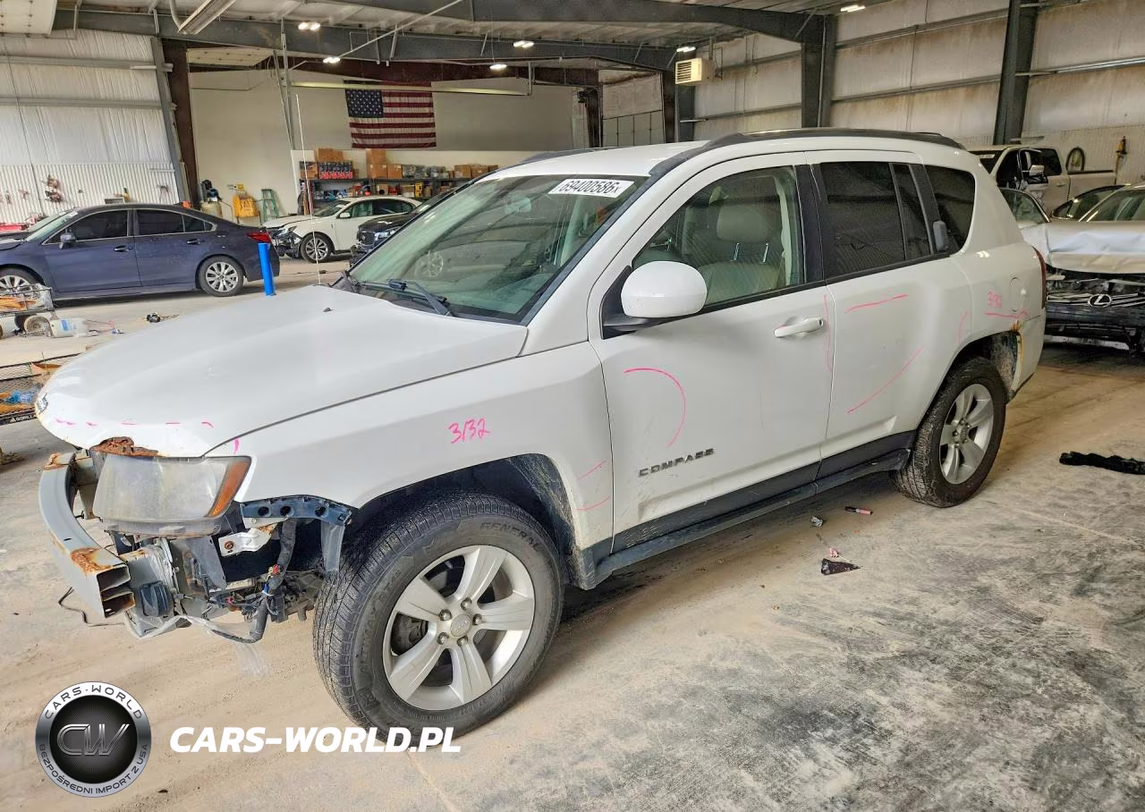 2014 Jeep Compass Latitude VIN:1C4NJDEB1ED646054 - 1