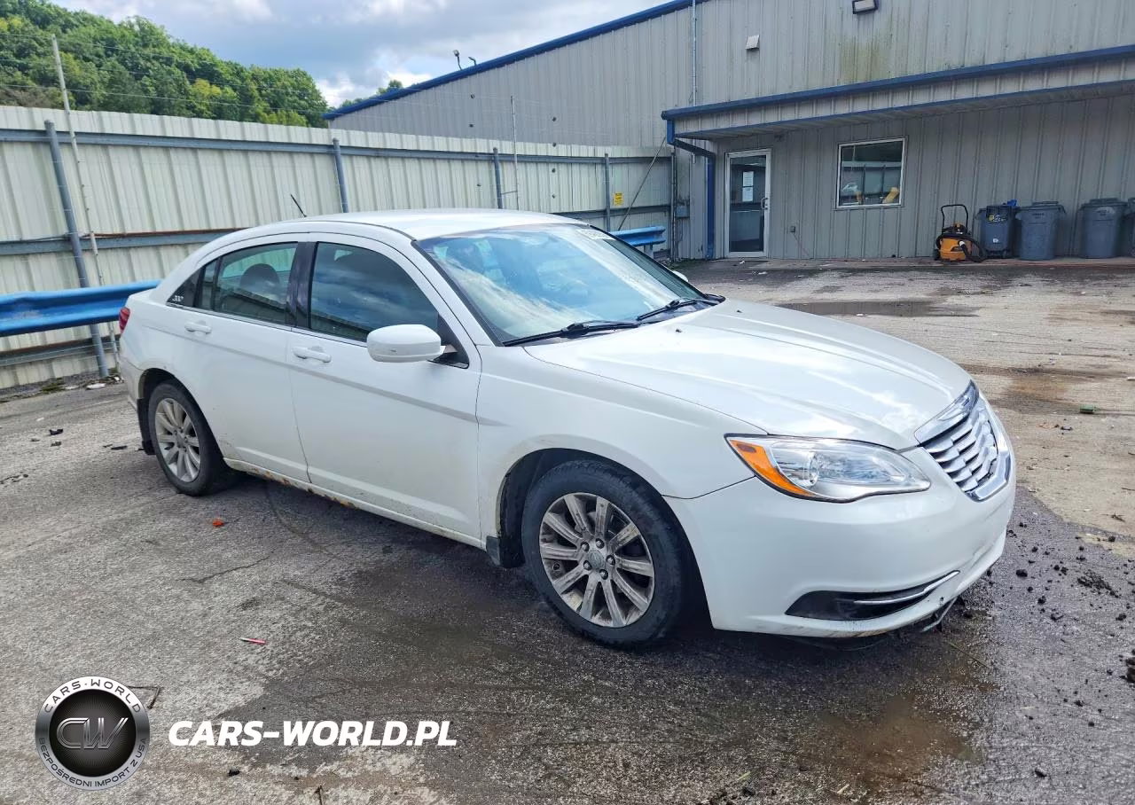 2011 Chrysler 200 Touring VIN:1C3BC1FBXBN624235 - 4