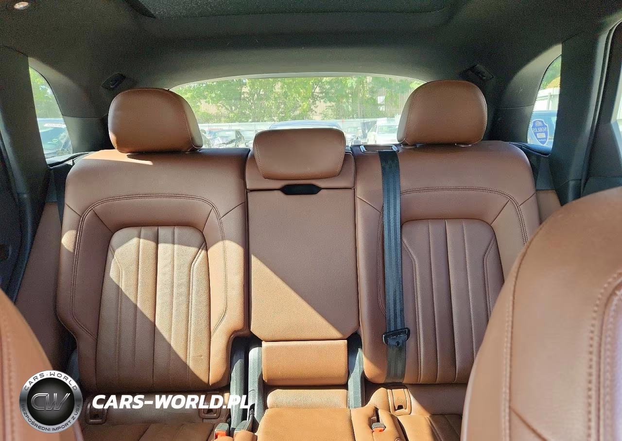 2018 Audi Q5 Premium Plus VIN:WA1BNAFY1J2227629 - 10