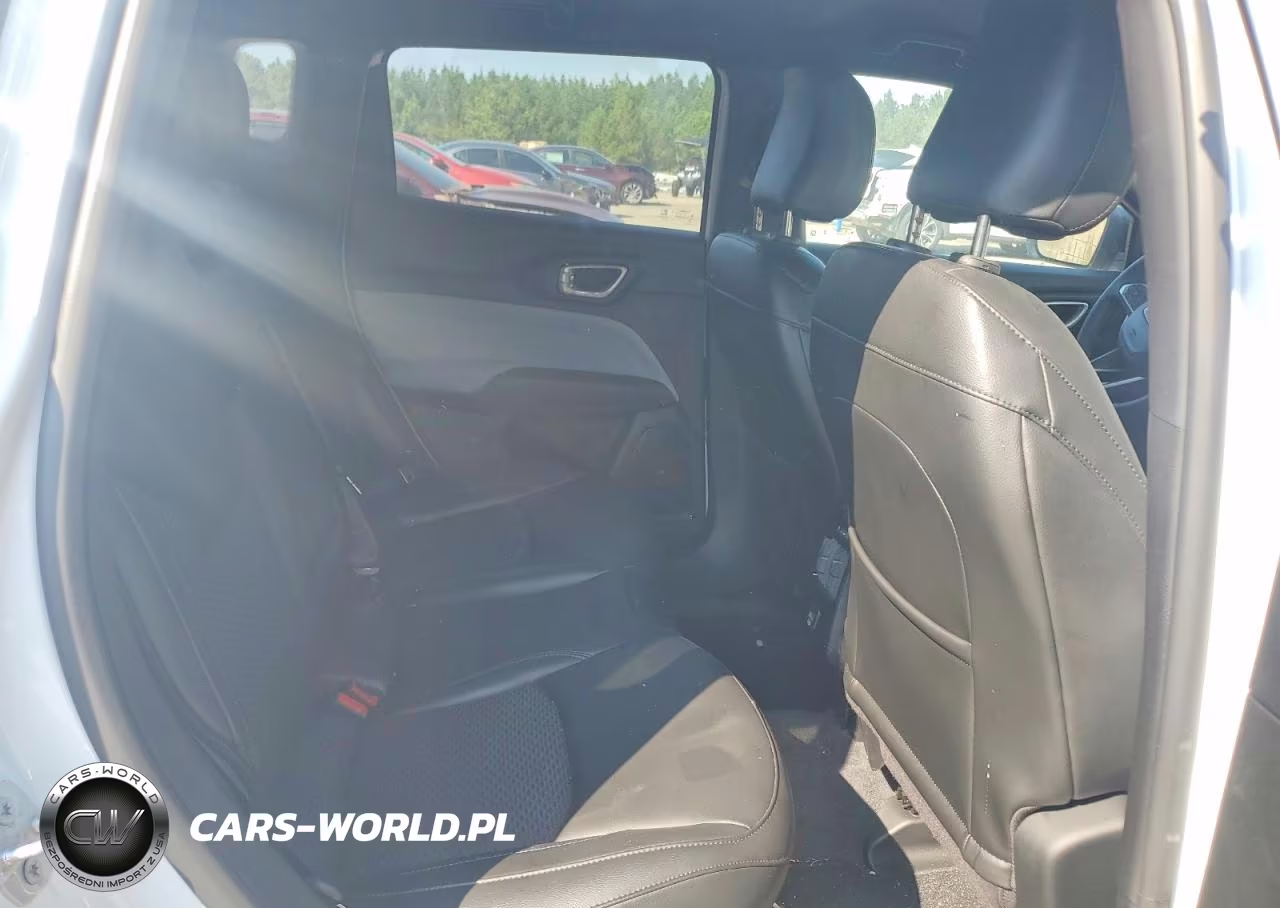 2023 Jeep Compass Latitude VIN:3C4NJDBN6PT525032 - 10