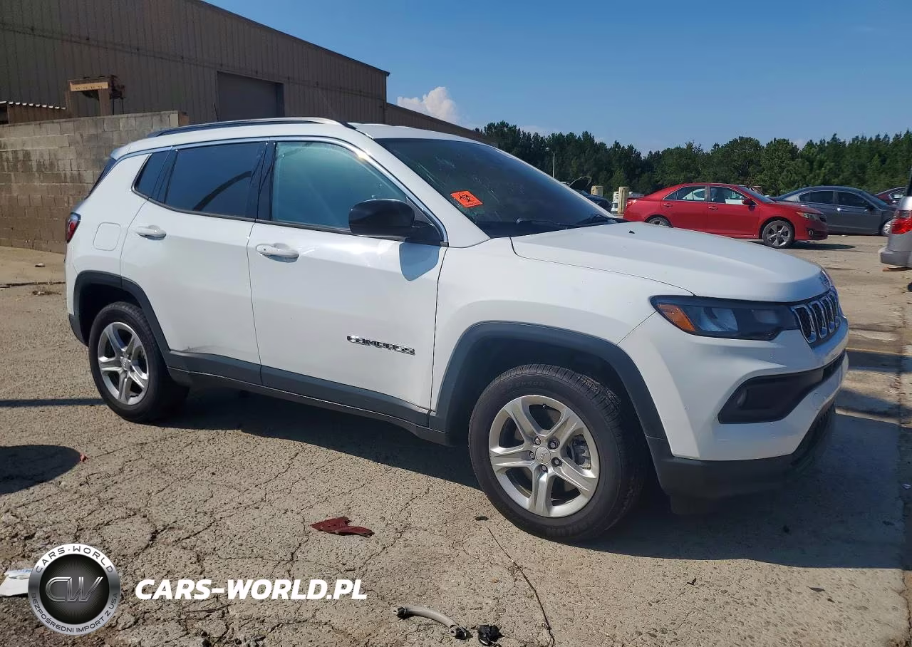 2023 Jeep Compass Latitude VIN:3C4NJDBN6PT525032 - 4