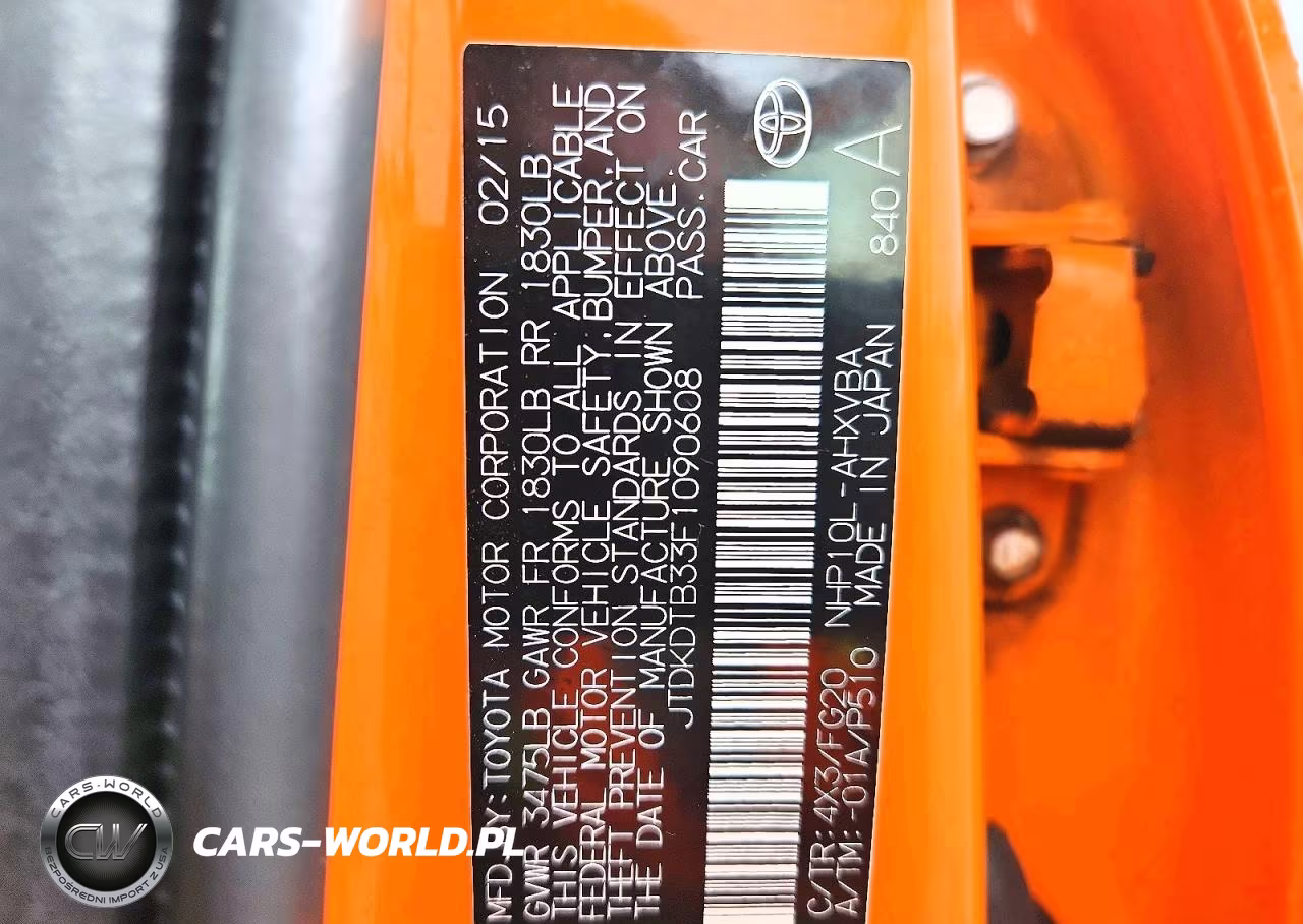 2015 Toyota Prius C Two VIN:JTDKDTB33F1090608 - 12
