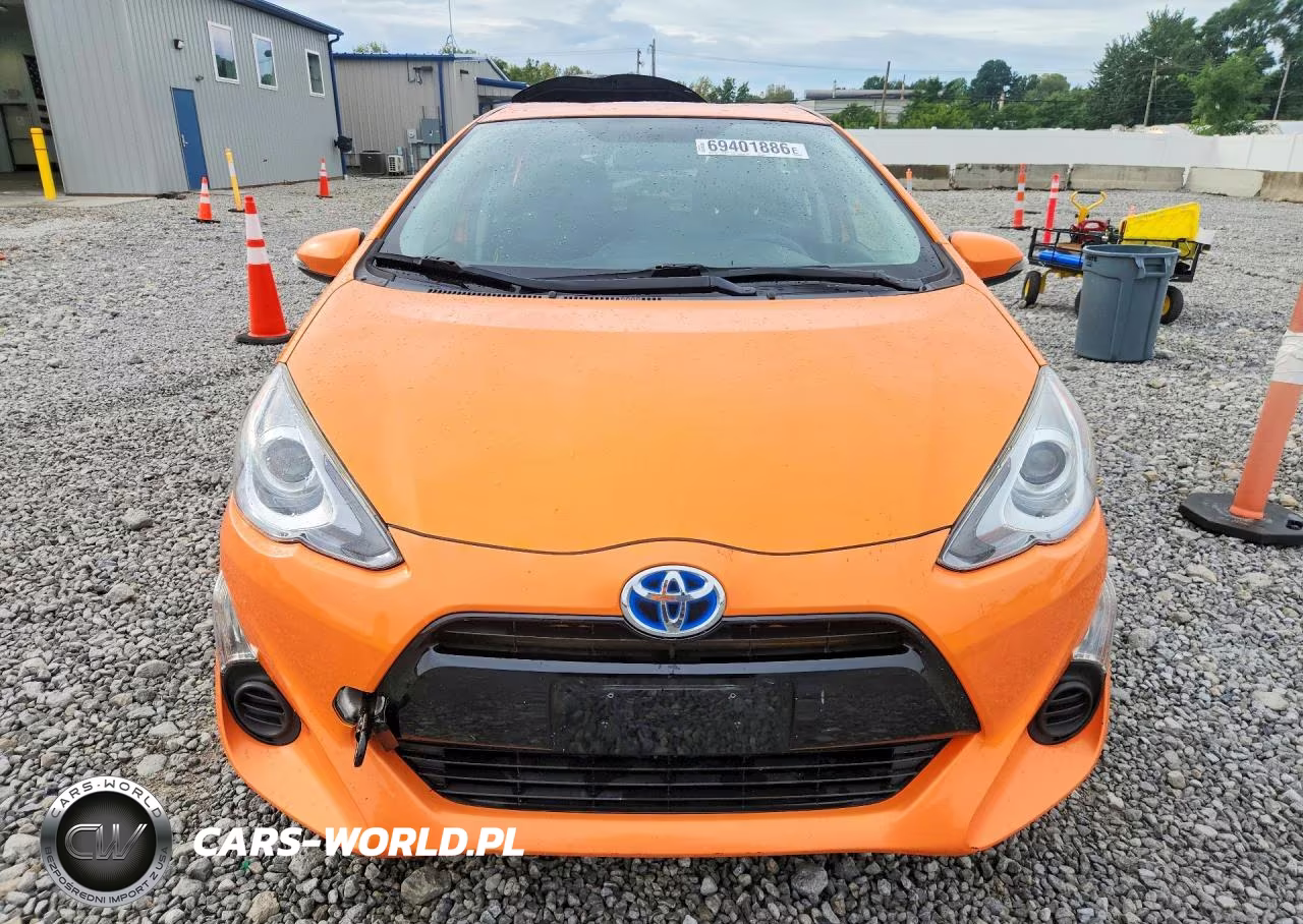 2015 Toyota Prius C Two VIN:JTDKDTB33F1090608 - 5