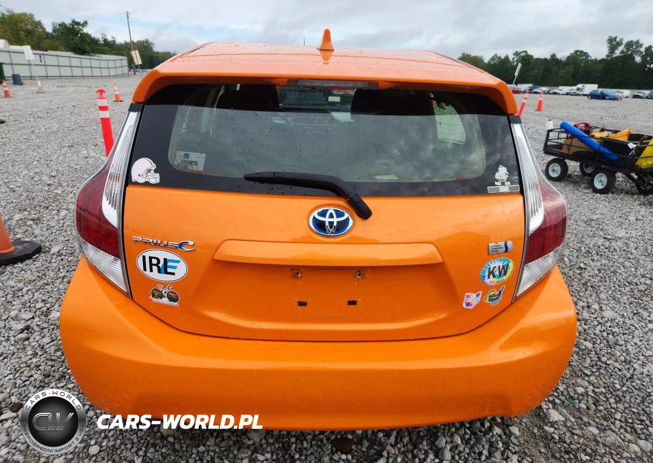 2015 Toyota Prius C Two VIN:JTDKDTB33F1090608 - 6