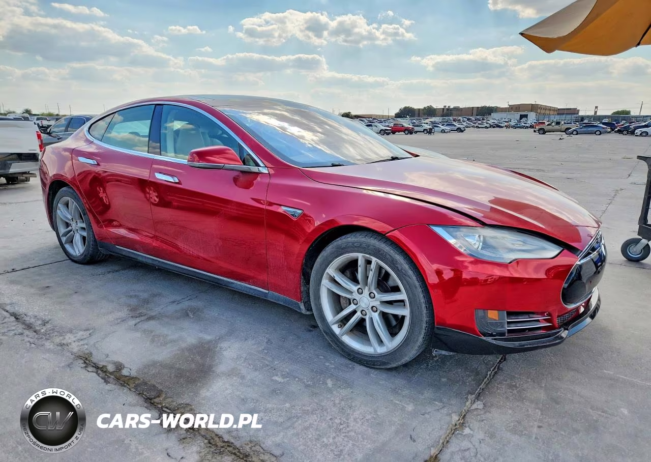 2014 Tesla Model S VIN:5YJSA1H1XEFP30368 - 4