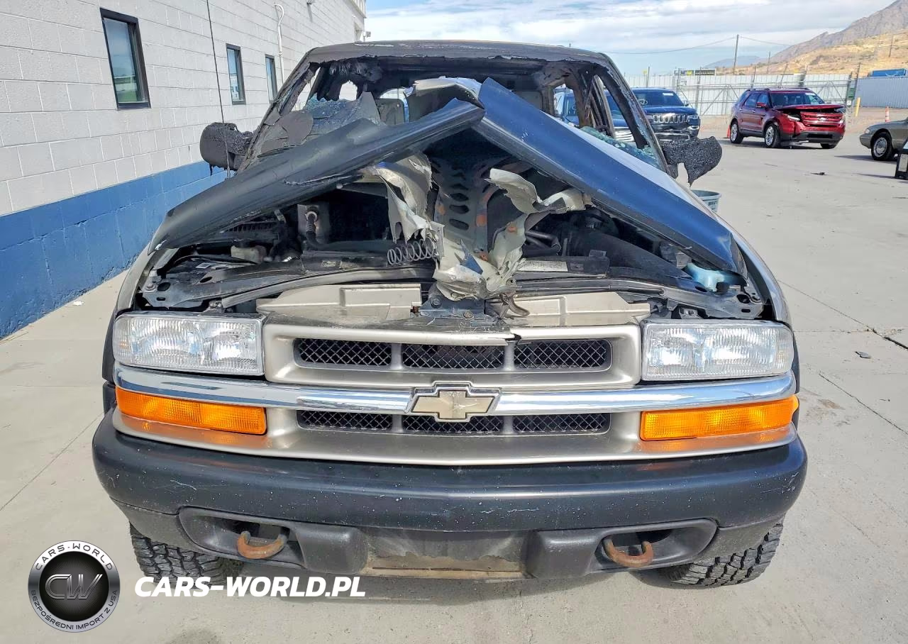 2000 Chevrolet Blazer VIN:1GNCT18W1YK230026 - 5