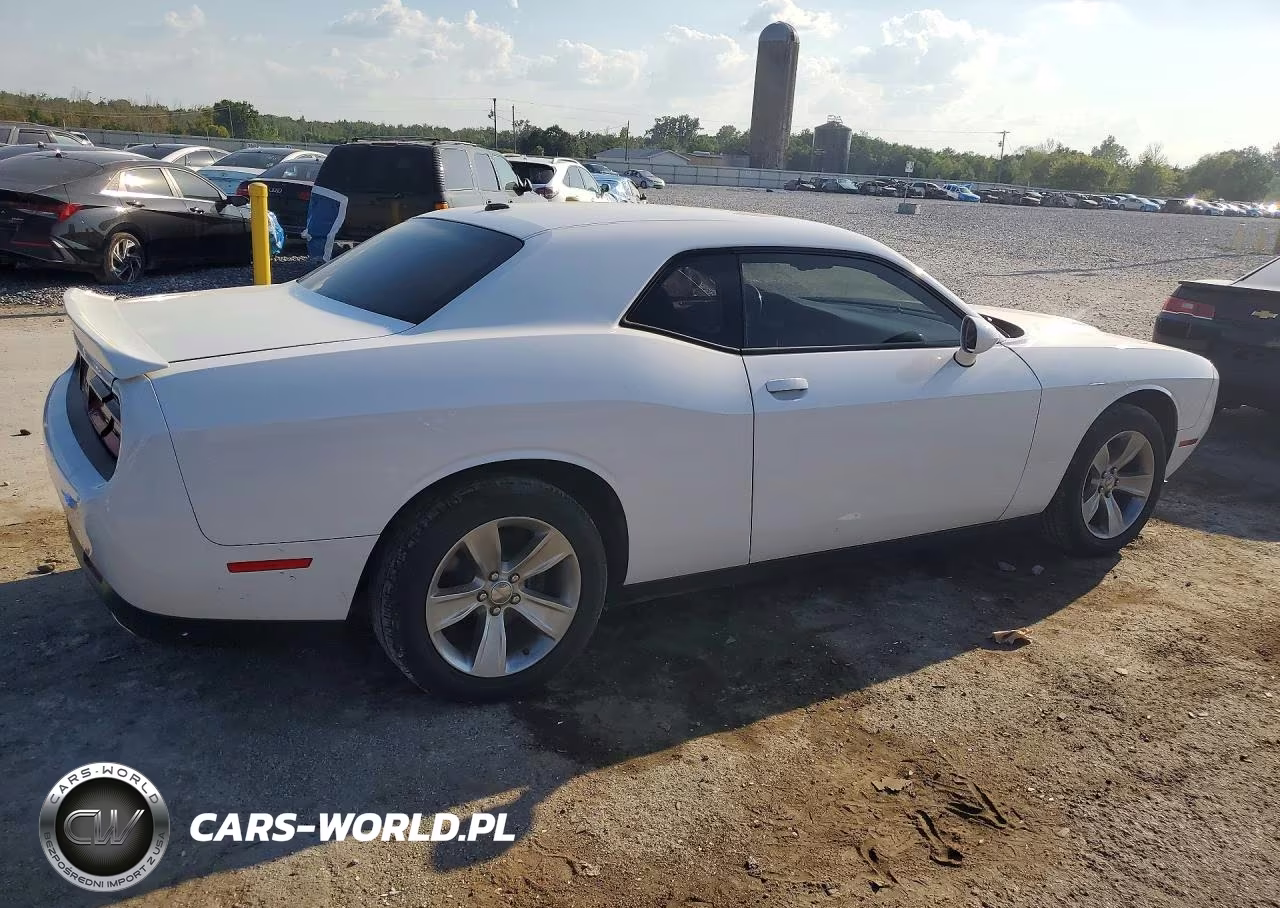 2018 Dodge Challenger Sxt VIN:2C3CDZAG5JH317551 - 3
