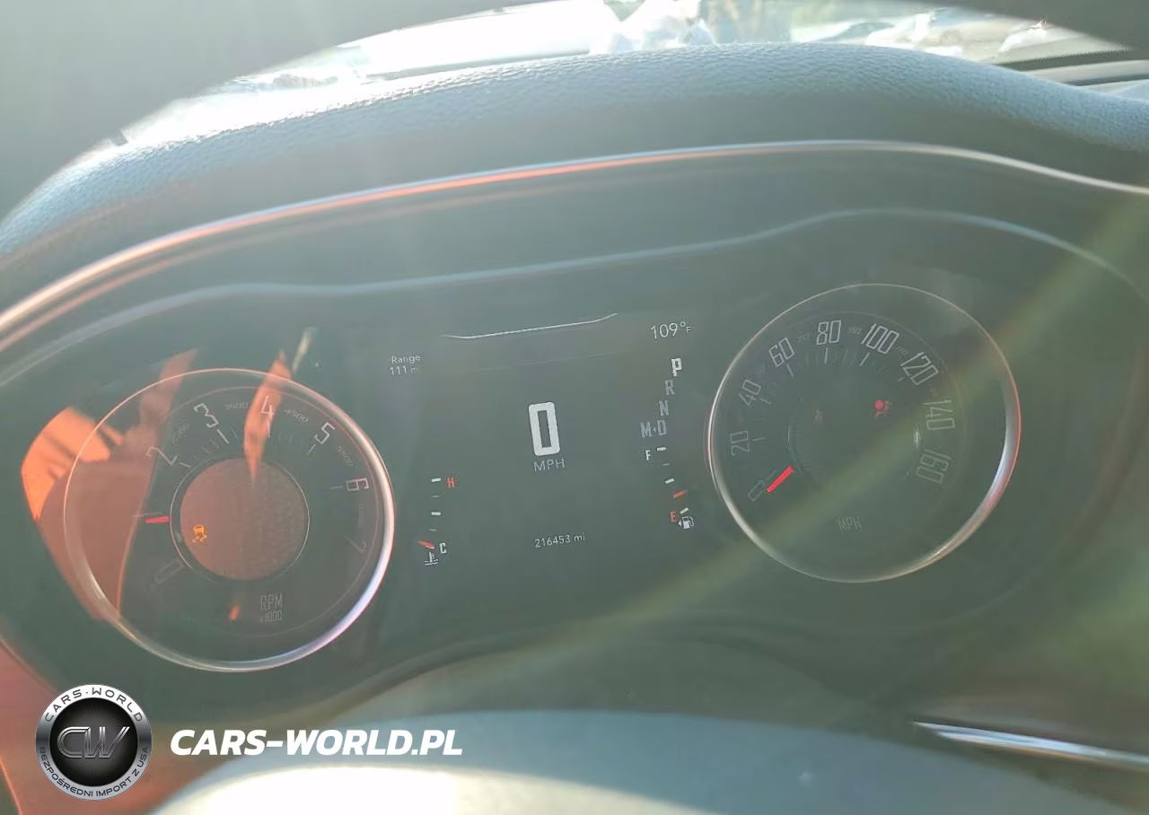 2018 Dodge Challenger Sxt VIN:2C3CDZAG5JH317551 - 9