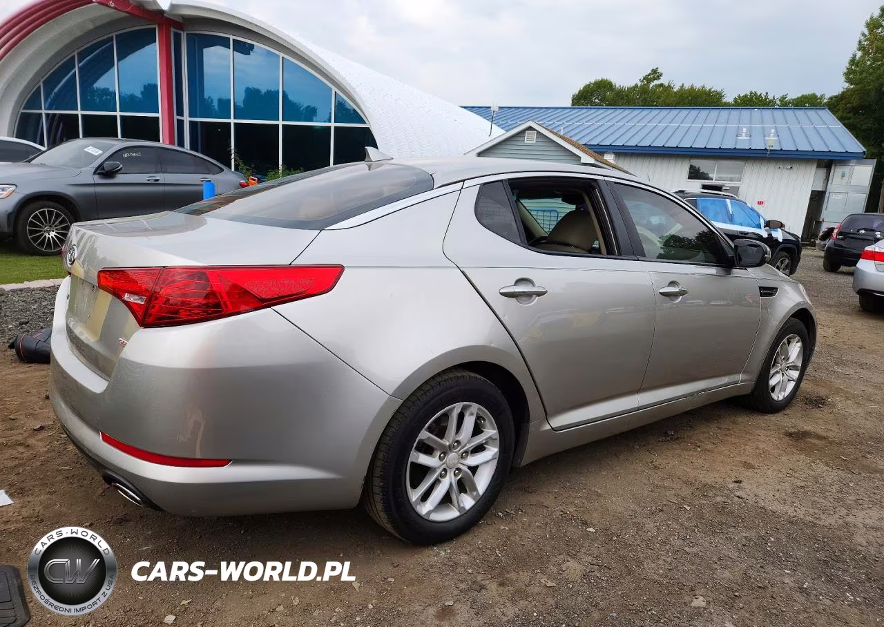 2012 Kia Optima Lx VIN:5XXGM4A76CG083734 - 3