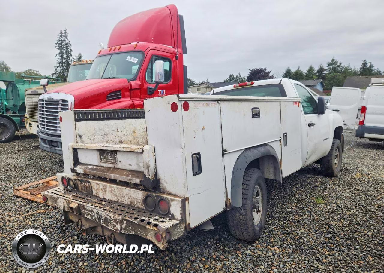 2007 Chevrolet Silverado K2500 Heavy Duty VIN:1GBHK24K27E572595 - 3