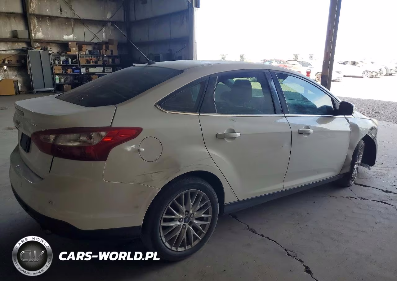 2014 Ford Focus Trend VIN:WF0HP4L20E4105430 - 3