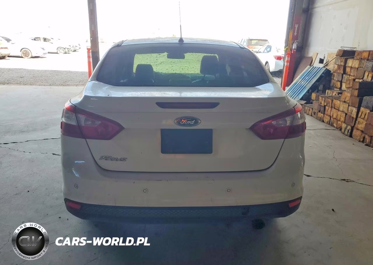 2014 Ford Focus Trend VIN:WF0HP4L20E4105430 - 6