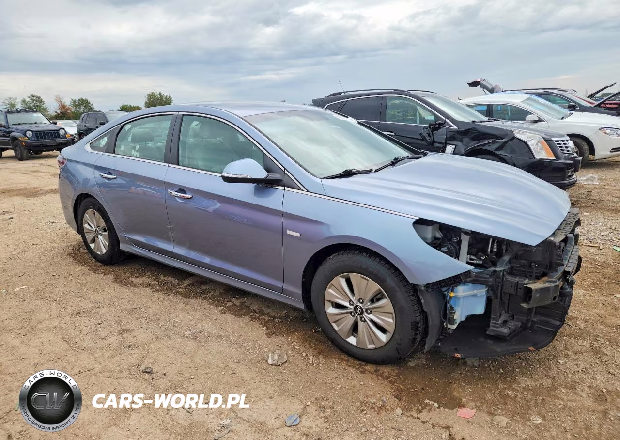 2018 Hyundai Sonata Hybrid Se VIN:KMHE24L3XJA079892 - 4