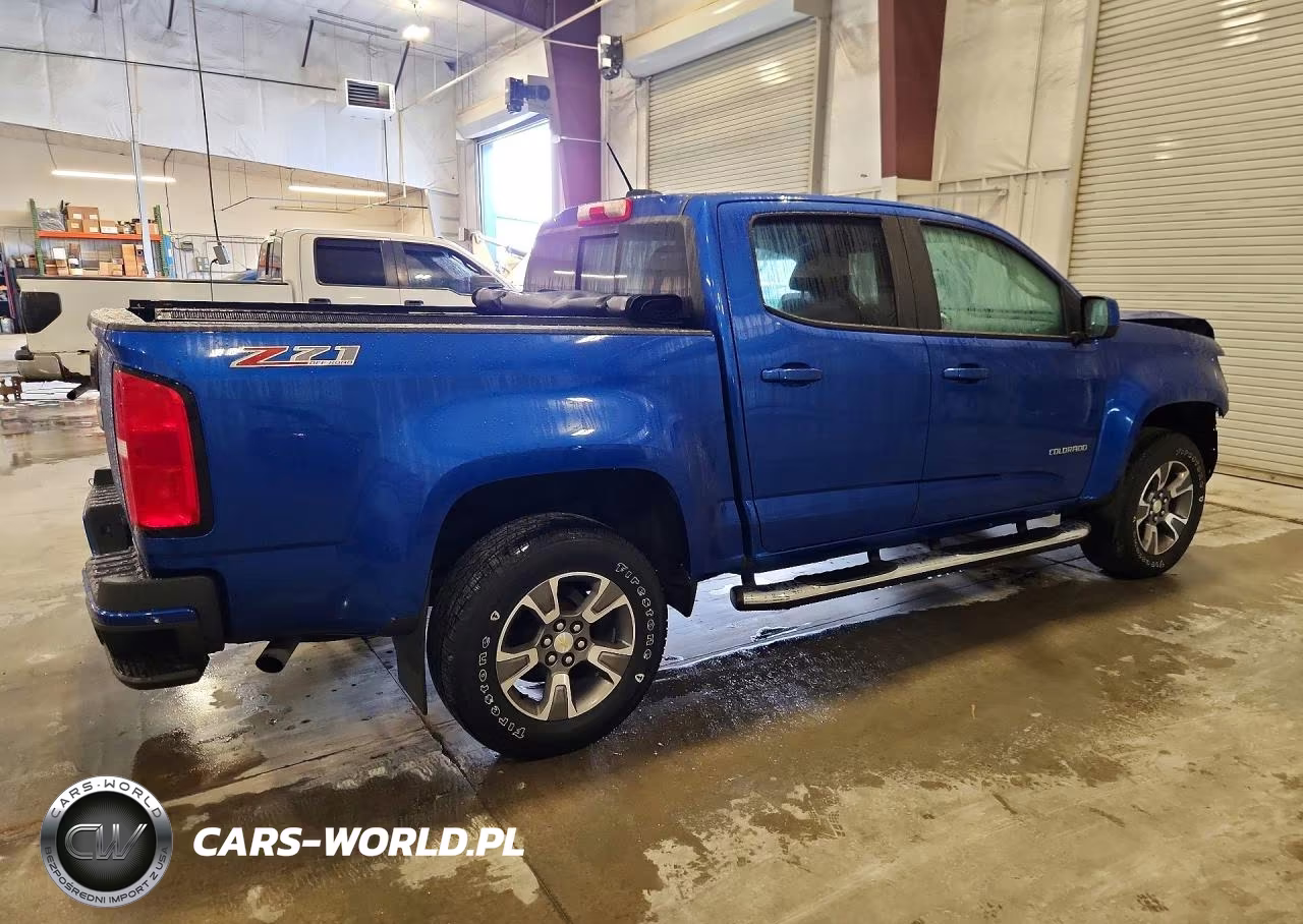 2018 Chevrolet Colorado Z71 VIN:1GCGTDENXJ1113287 - 3