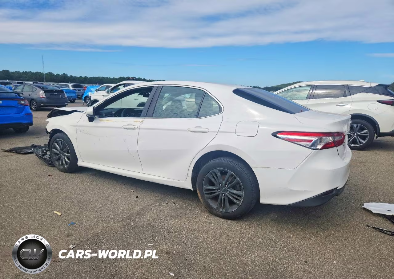 2018 Toyota Camry Le VIN:4T1B11HK7JU590513 - 2