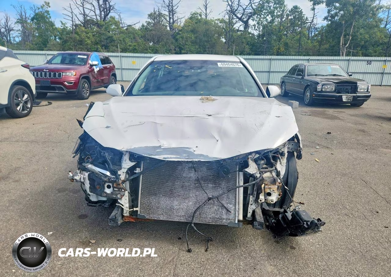 2018 Toyota Camry Le VIN:4T1B11HK7JU590513 - 5