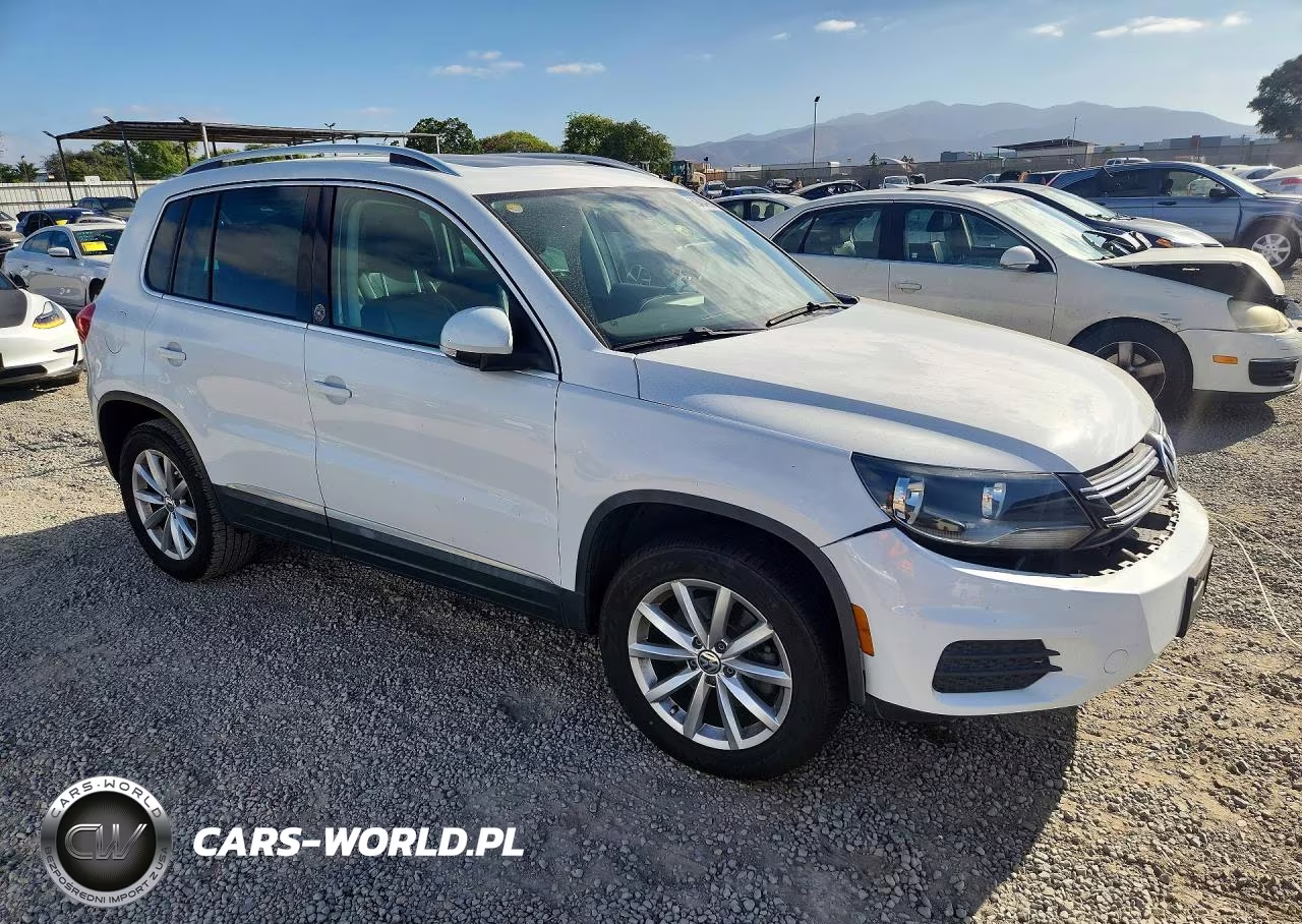 2017 Volkswagen Tiguan Wolfsburg VIN:WVGRV7AXXHK010415 - 4