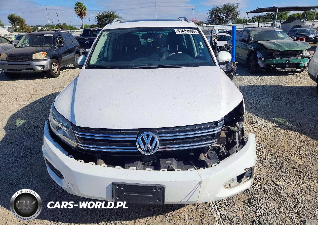 2017 Volkswagen Tiguan Wolfsburg VIN:WVGRV7AXXHK010415 - 5