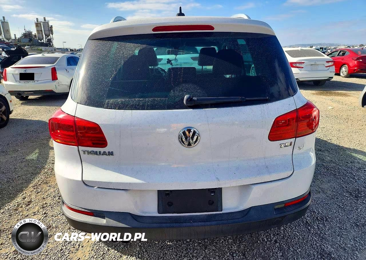 2017 Volkswagen Tiguan Wolfsburg VIN:WVGRV7AXXHK010415 - 6