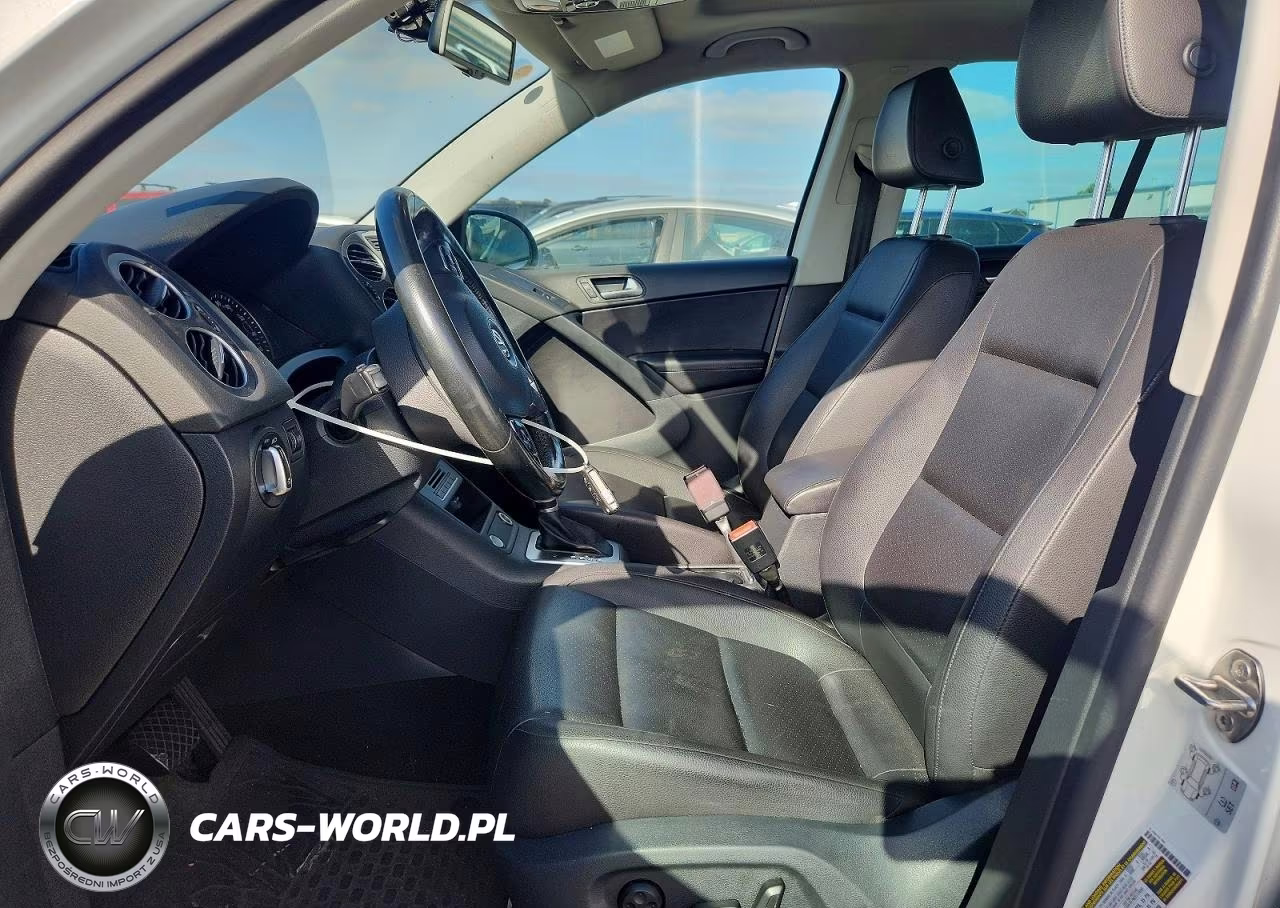 2017 Volkswagen Tiguan Wolfsburg VIN:WVGRV7AXXHK010415 - 7