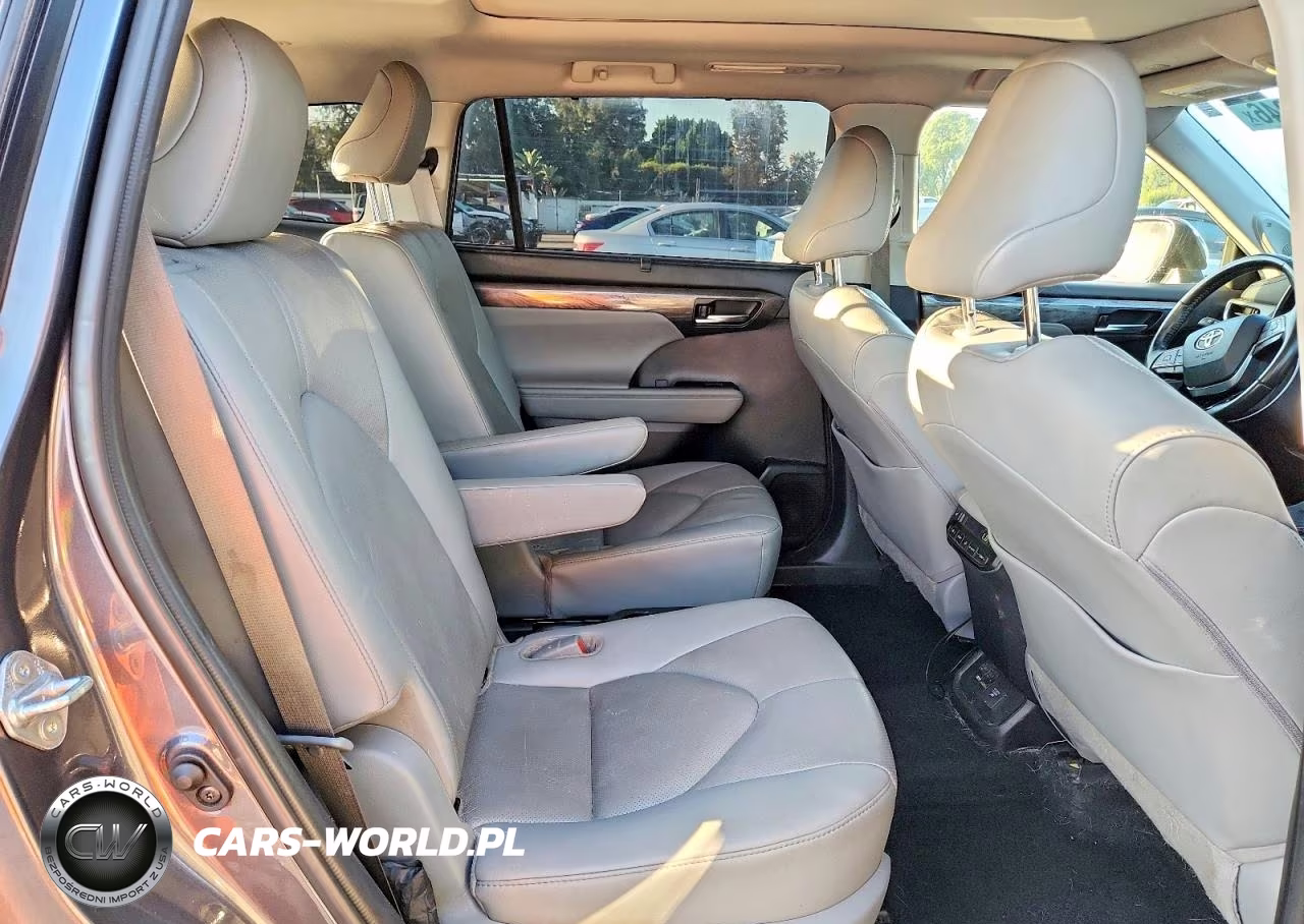 2020 Toyota Highlander Hybrid Platinum VIN:5TDEBRCH2LS000962 - 11
