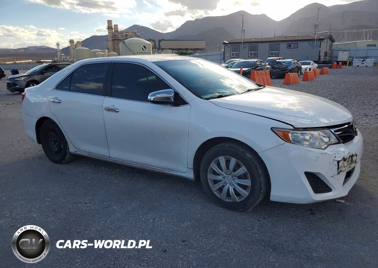 2014 Toyota Camry Le VIN:4T4BF1FK5ER380458 - 4