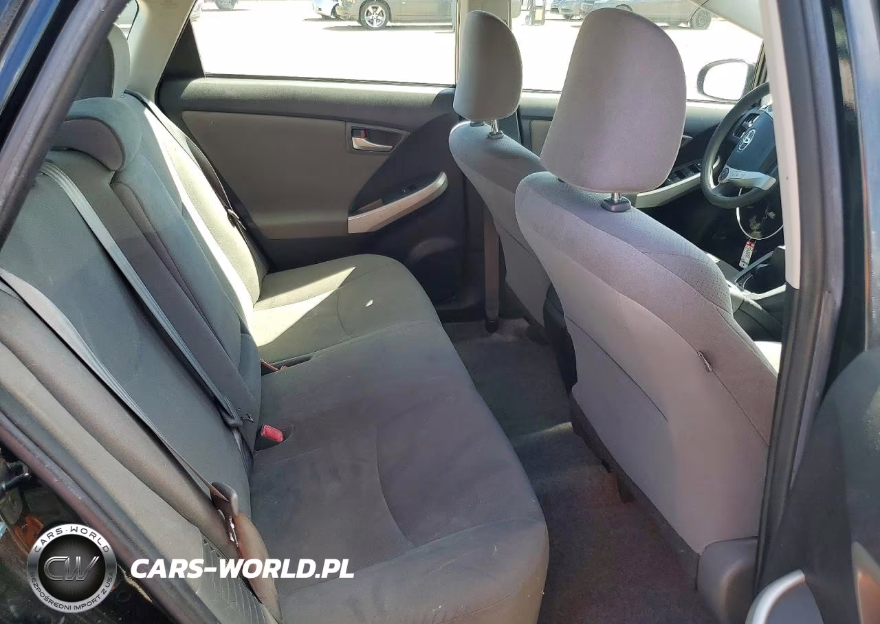 2014 Toyota Prius Three VIN:JTDKN3DU6E0360440 - 10