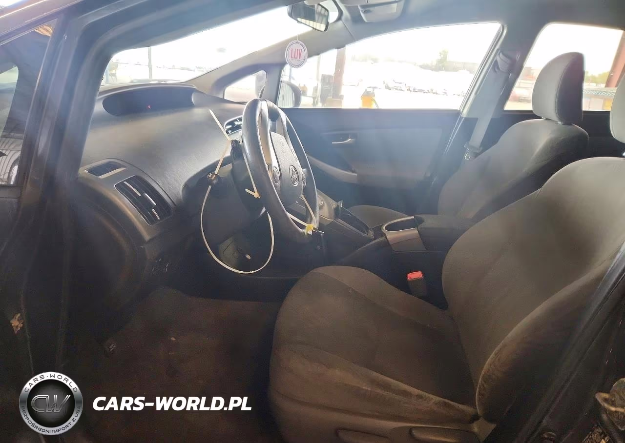2013 Toyota Prius Two VIN:JTDKN3DU5D1628547 - 7