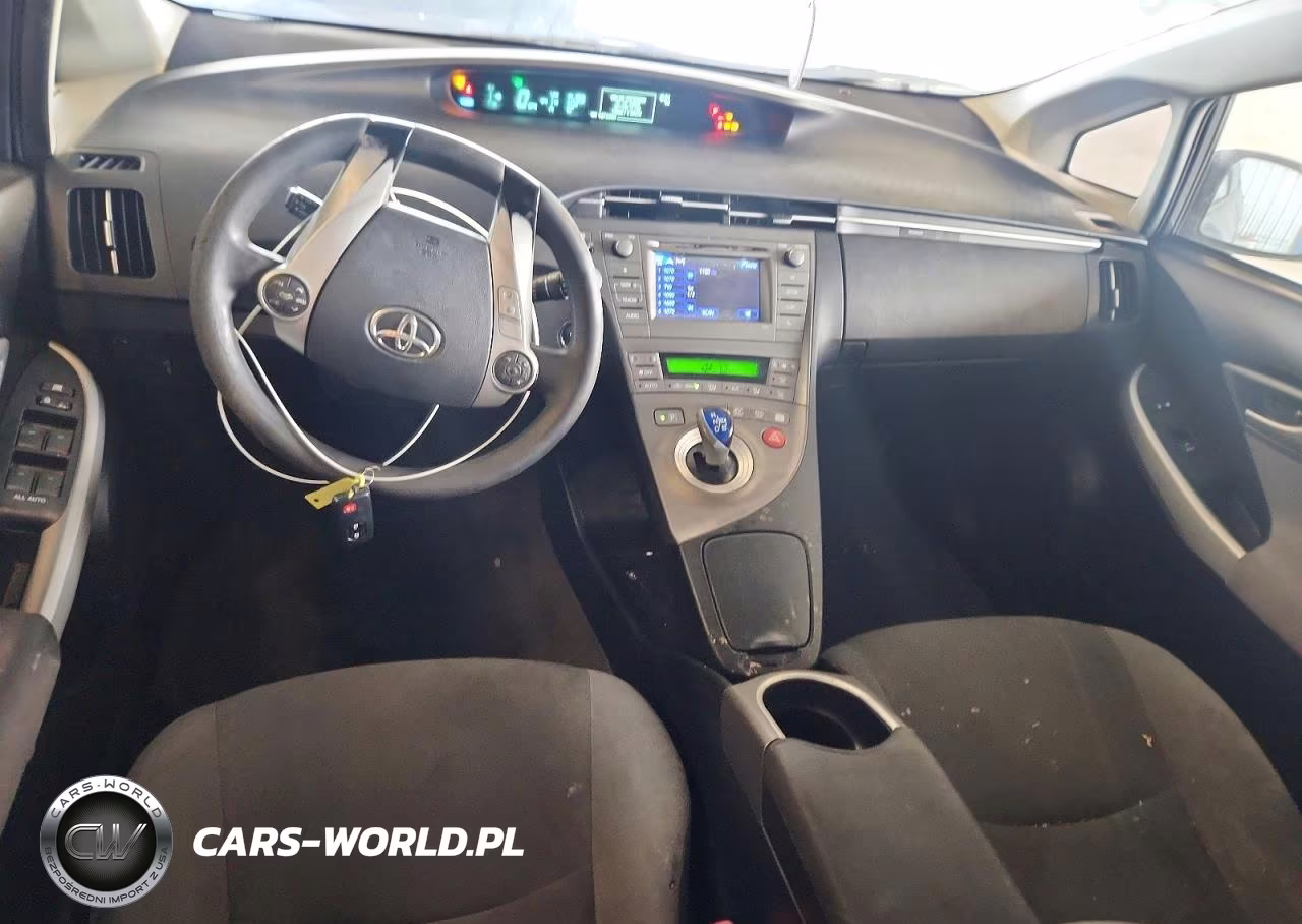 2013 Toyota Prius Two VIN:JTDKN3DU5D1628547 - 8