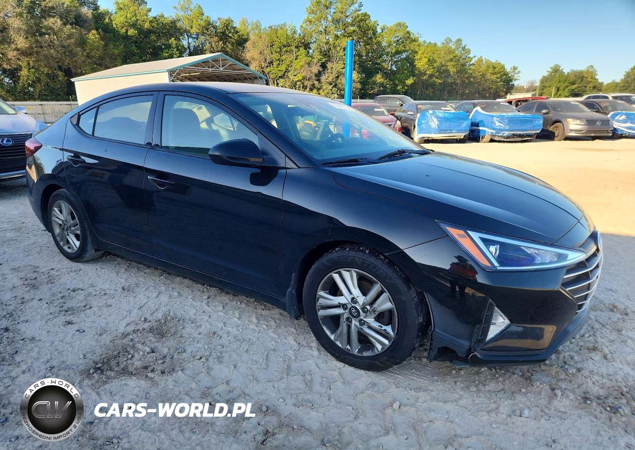 2019 Hyundai Elantra Se VIN:5NPD84LF3KH478999 - 4