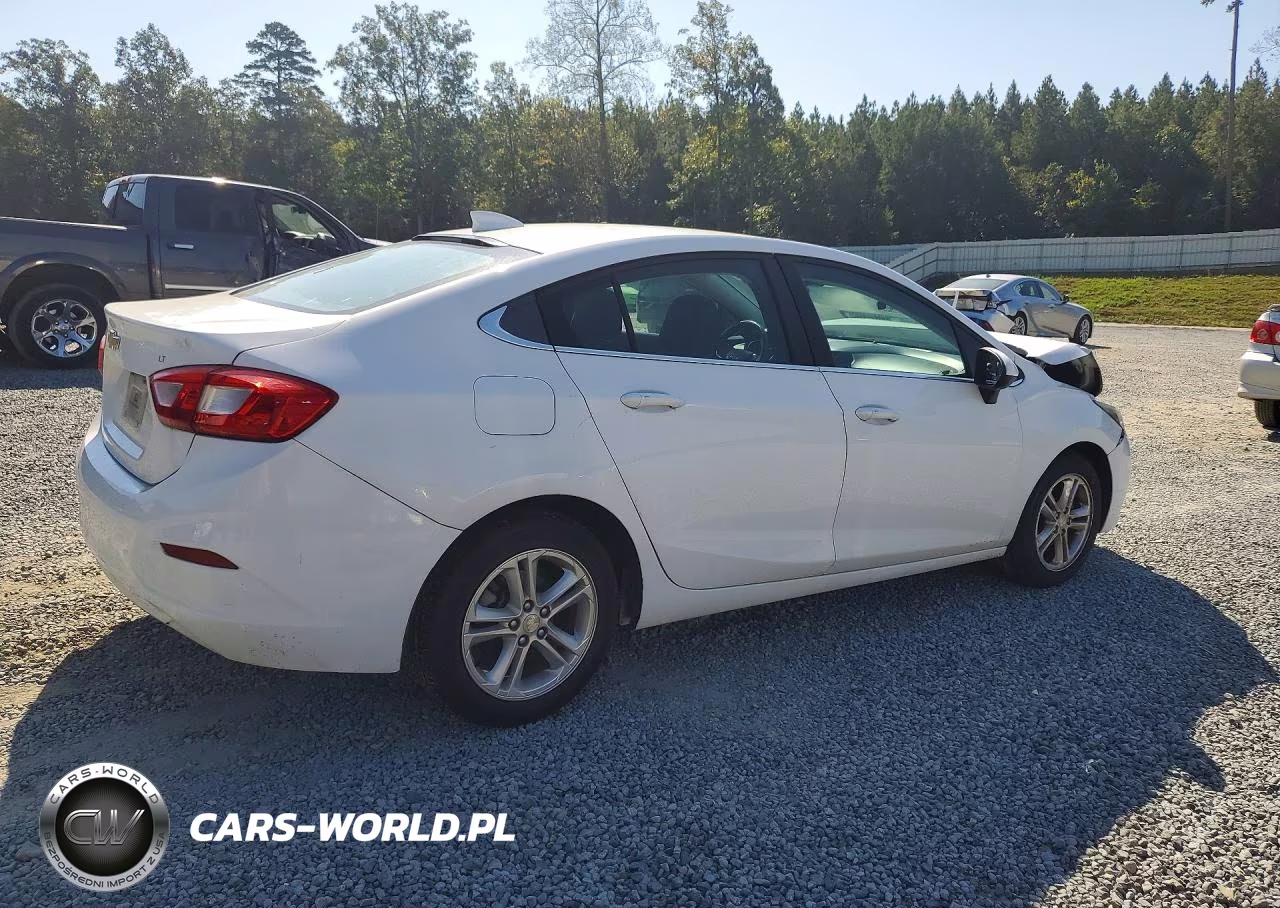 2017 Chevrolet Cruze Lt VIN:1G1BE5SM0H7238546 - 3