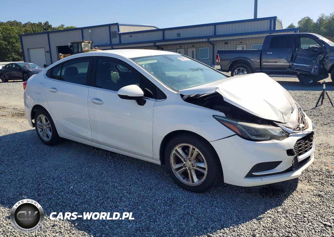 2017 Chevrolet Cruze Lt VIN:1G1BE5SM0H7238546 - 4