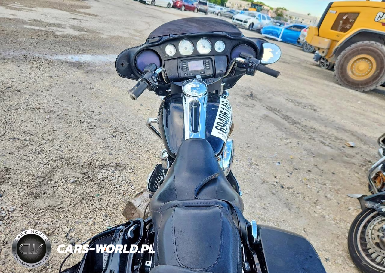 2017 Harley-Davidson Flhx Street Glide VIN:1HD1KBC17HB623662 - 6