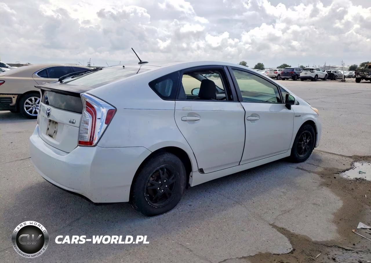 2012 Toyota Prius Three VIN:JTDKN3DU1C0334972 - 3
