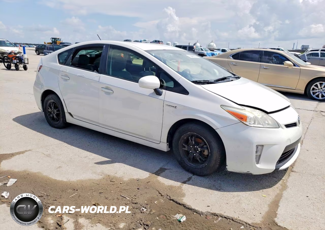 2012 Toyota Prius Three VIN:JTDKN3DU1C0334972 - 4