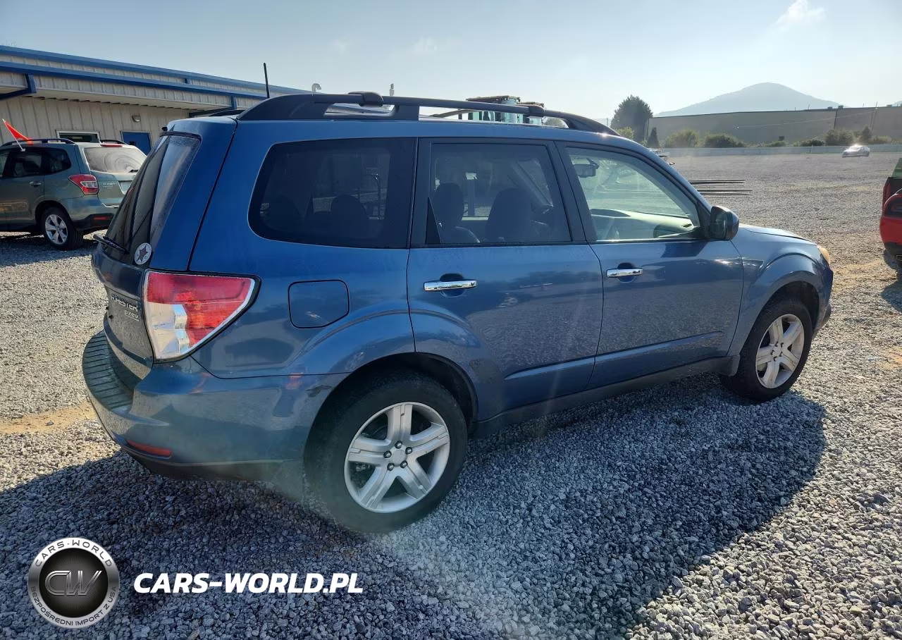 2010 Subaru Forester 2.5X Premium VIN:JF2SH6CC2AH792540 - 3
