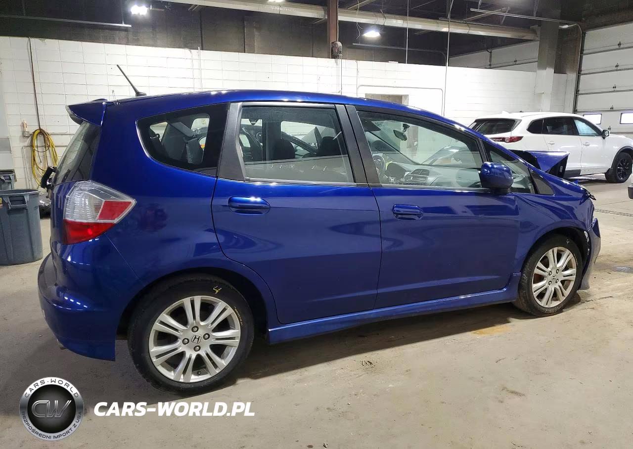 2010 Honda Fit Sport VIN:JHMGE8H45AS013580 - 3