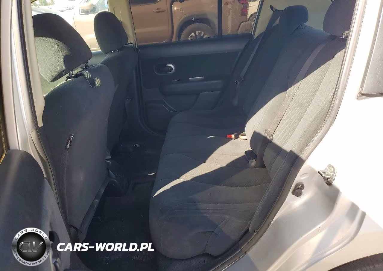 2010 Nissan Versa 1.8 S VIN:3N1BC1CP0AL447904 - 10